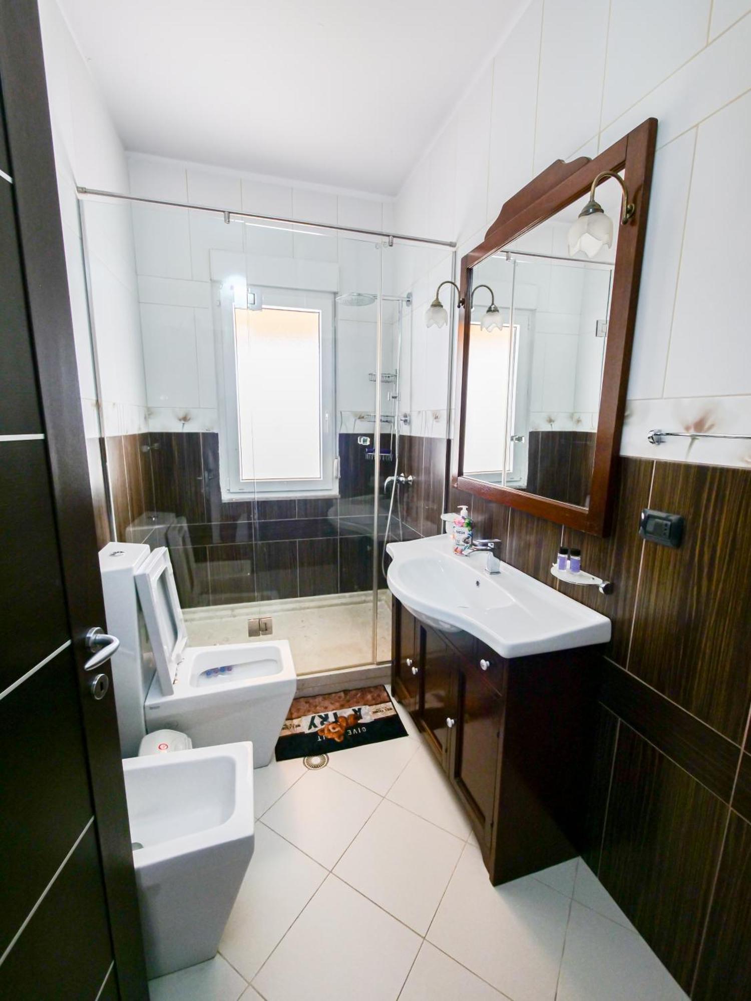 Lux Apartment Vlorë Εξωτερικό φωτογραφία